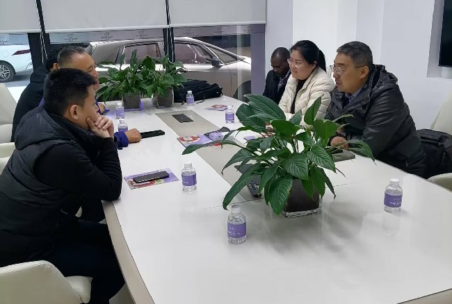 20250227民建保定市委河北农业大学支部赴白沟新城就毛绒玩具AI赋能产业高质量发展调研活动2-1.jpg