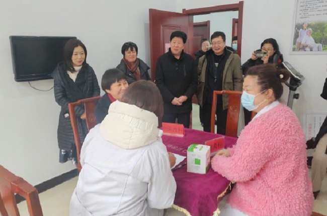 民建唐山市委、民建界别政协委员开展聚力赋能进社区活动 (1)-1.jpg