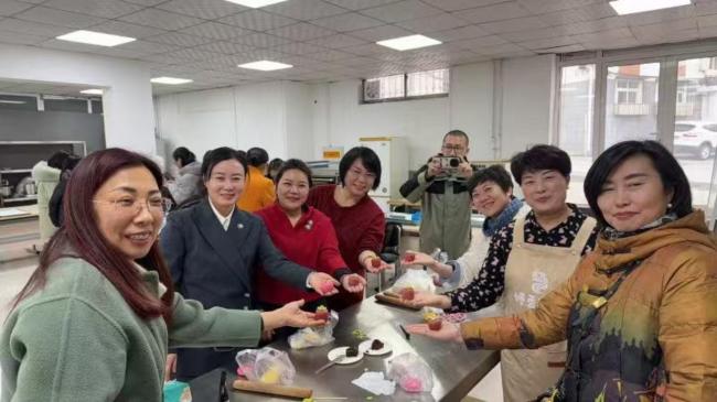 路南区妇联、民建路南区工委企业家委员会联合开展庆祝三八妇女节主题活动 (1) (2).jpg