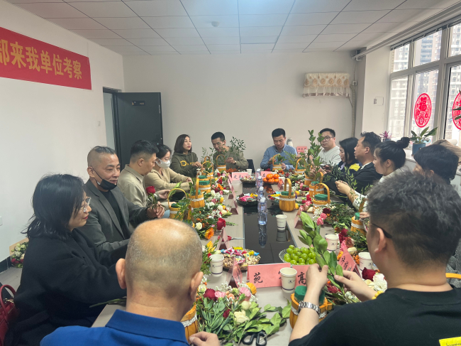 20250310民建保定市委新华支部开展“三八”国际劳动妇女节插画团建活动2 (2).jpg