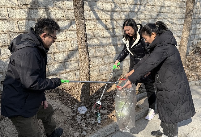 民建秦皇岛市委商贸支部、青年委员会联合开展主题环保活动 (2)-1.jpg