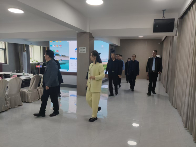 省直工委三支部调研会员企业.jpg