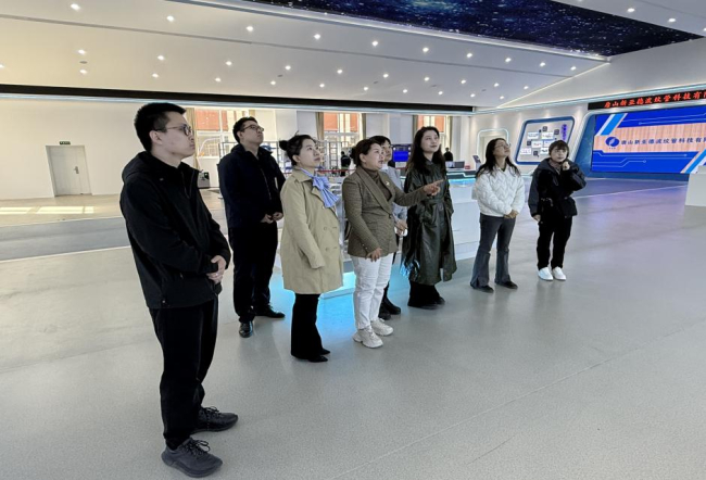 唐山市城南经济开发区纪工委联合天津大学研究生课题组走进民建会员企业进行参观交流活动1.jpg
