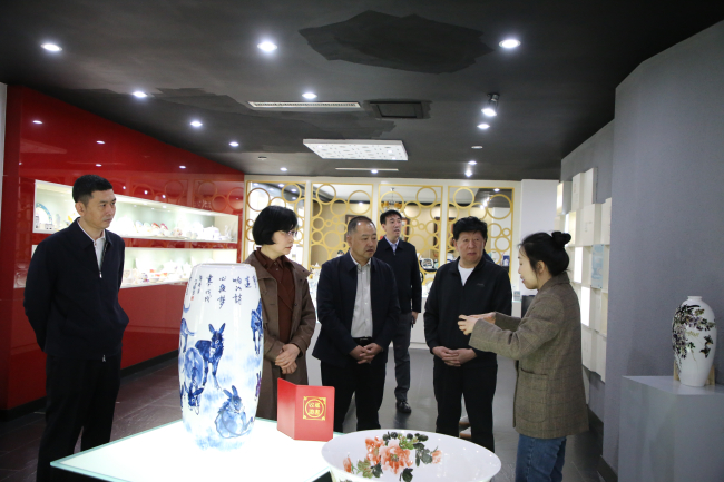 民建河北省委副主委武云秀在唐山调研会员企业5 (2).jpg