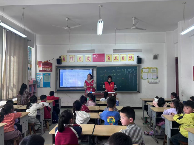 20250331民建保定市委河北农业大学支部开展保定市中小学社会服务系列活动2 (2).jpg