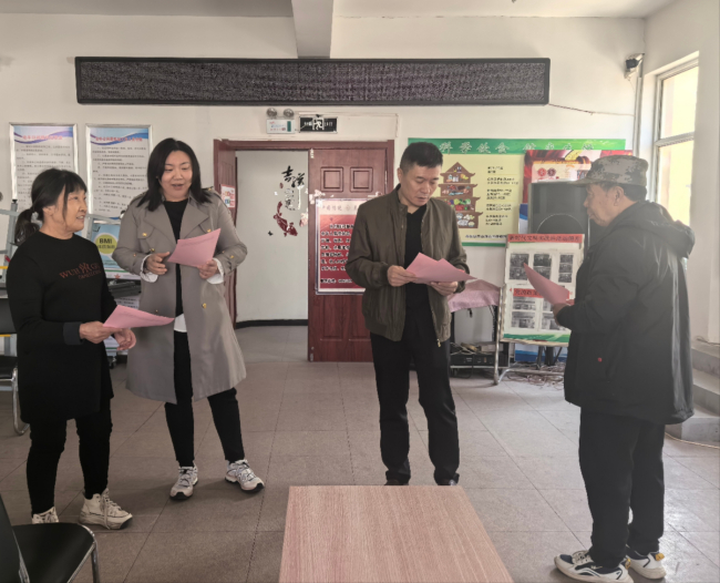 全国两会精神进社区，共绘美好生活新画卷 (2).jpg
