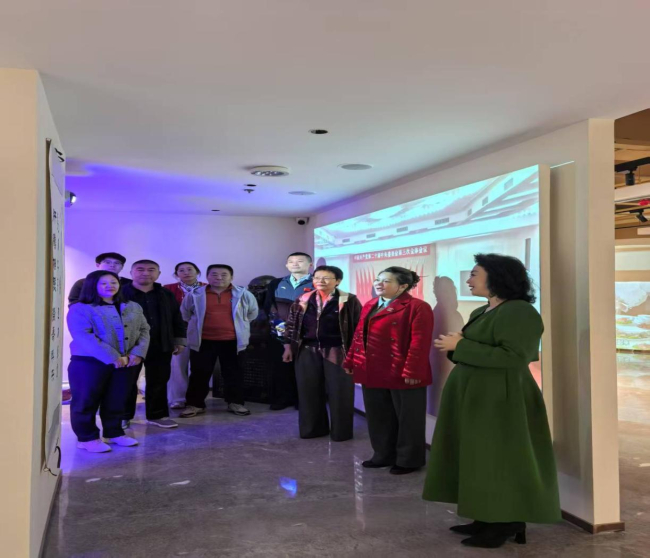 民建唐山市委路南区工委七支部联合路南区工委企委会赴沈阳会员企业辽宁银雨科技集团开展跨区域调研交流 (2).jpg