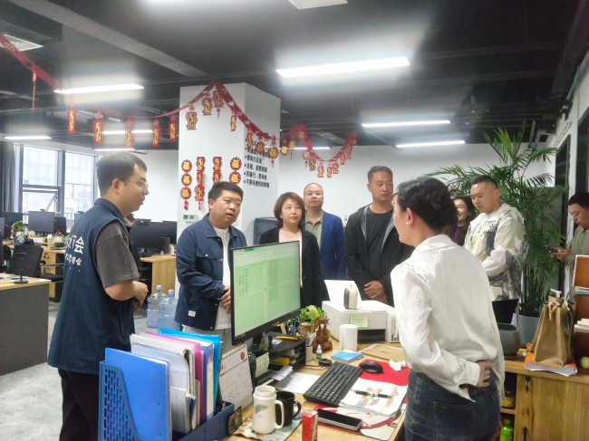 20250422民建保定市委新阶层二支部开展“与企共情”活动 赴河北多学多科技服务有限公司走访调研4 (2).jpg
