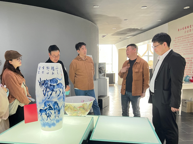民建唐山市委领导赴高新区总支走访调研会员企业 (2).jpg