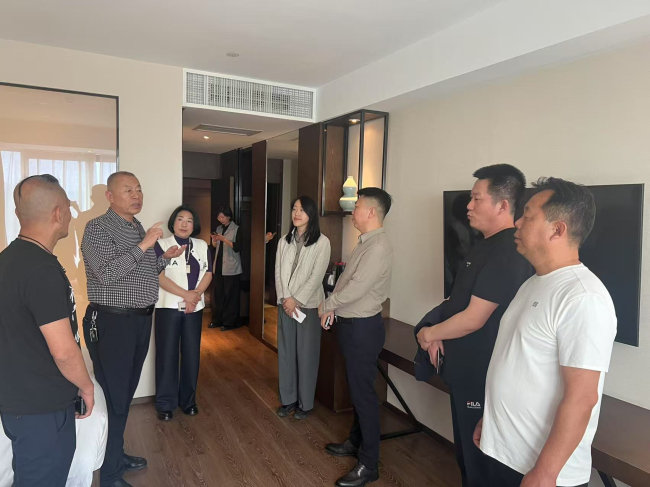 20250512民建保定市委新华支部赴会友企业禧瑞酒店参观调研1 (2).jpg