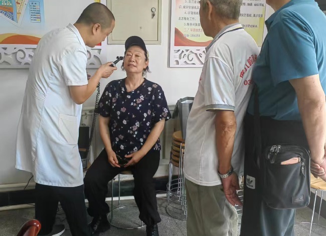 商贸支部党员体检活动(2)-1.jpg