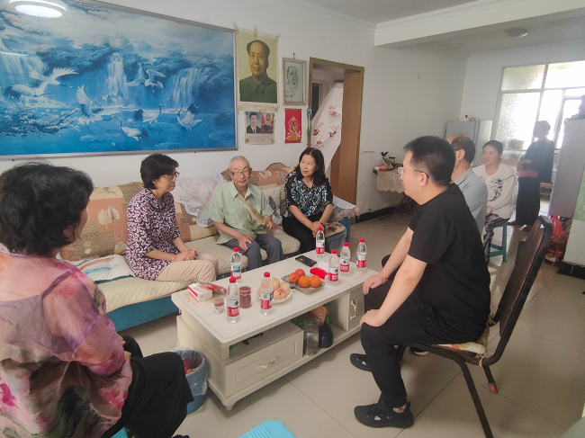 民建秦皇岛市委领导走访慰问抗美援朝老兵 (2) (2).jpg