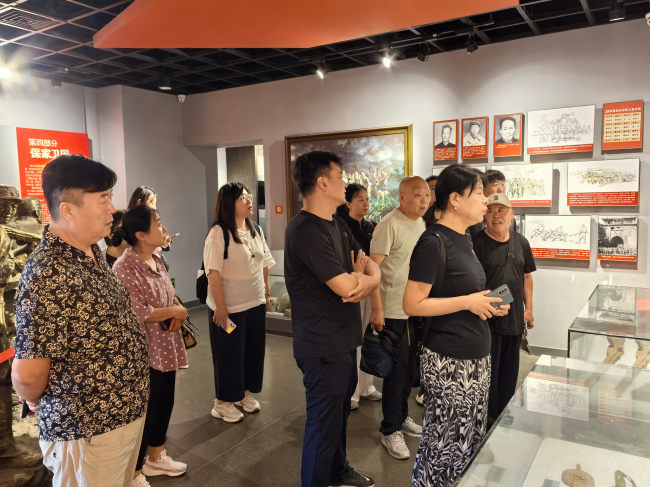 民建唐山市委开平区工委赴潘家峪惨案纪念馆等地开展“追寻先贤足迹，汲取奋进力量”教育活动 (1) (2).jpg