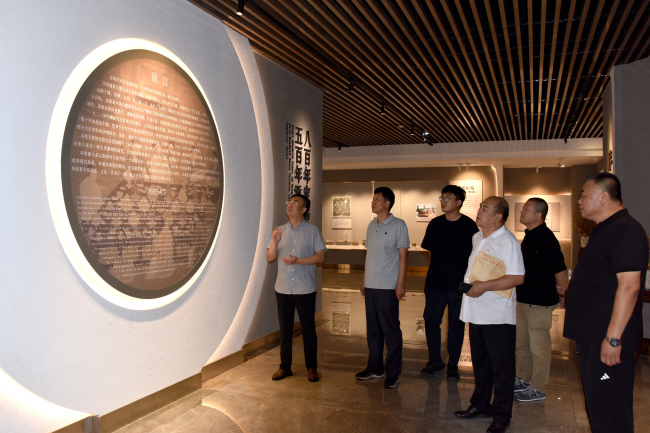 20250825民建保定市委文化宣传委员会、民建中央画院河北（保定）分院到曲阳定瓷博物馆参观考察2 (2).jpg