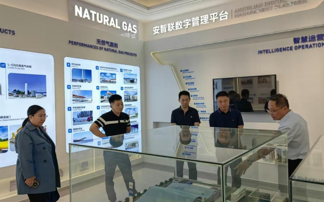民建廊坊市委开展高端装备制造业调研 (2).jpg