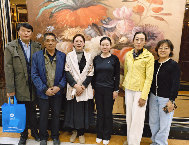 民建中央画院河北(唐山)分院与新疆文化艺术工作者开展文化艺术交流活动 (2).jpg 民建中央画院河北(唐山)分院与新疆文化艺术工作者开展文化艺术交流活动 (2).jpg