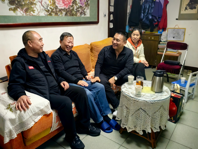 民建石家庄市委裕华三支部重阳节看望退休老主委10.28 (2).jpg 民建石家庄市委裕华三支部重阳节看望退休老主委10.28 (2).jpg