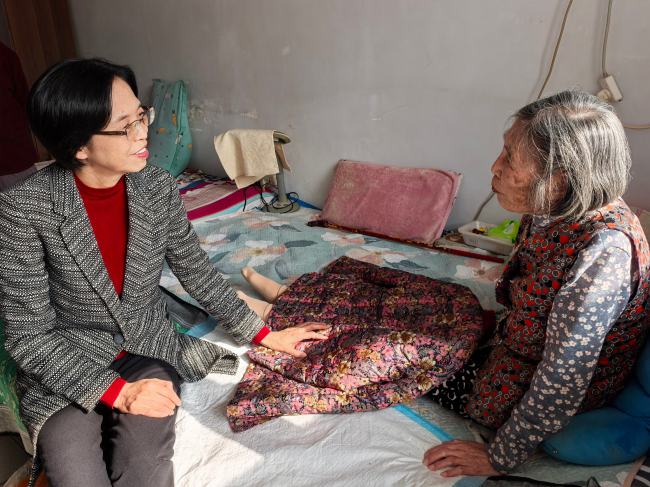 2025年重阳节慰问 (2).jpg